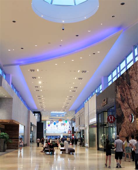 shops in yorkdale mall.